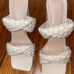 Beige mule block sandals size 7/40